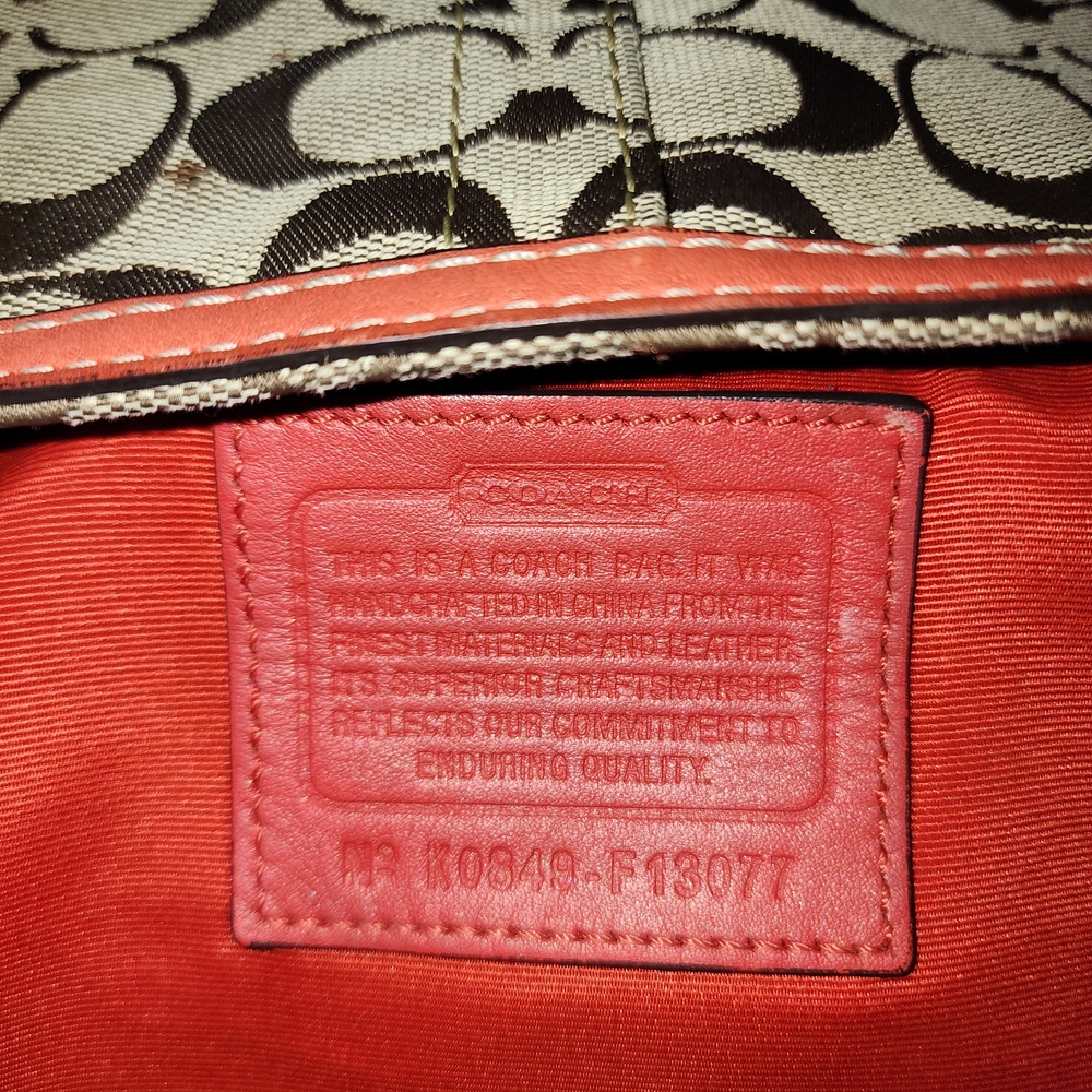Coach Hampton Signature Tote. PROJECT BAG - Picture 2 of 16